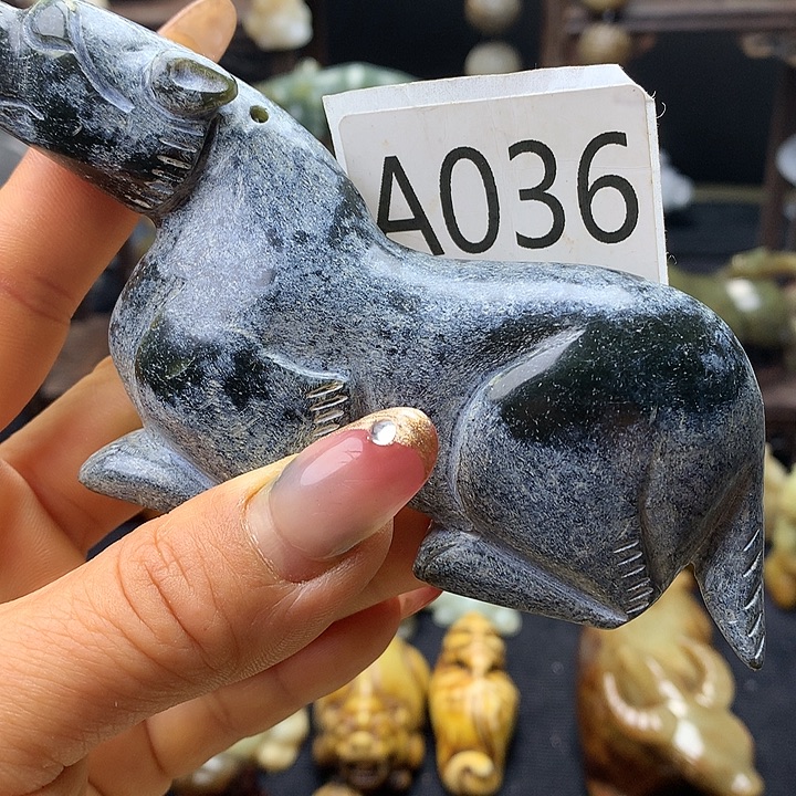 和田玉未镶嵌车挂