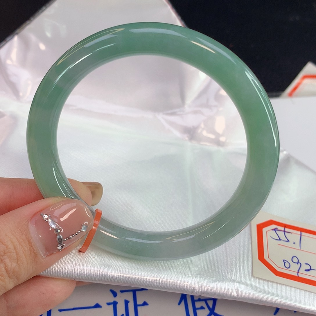 翡翠手镯未镶嵌天然A货翡翠612