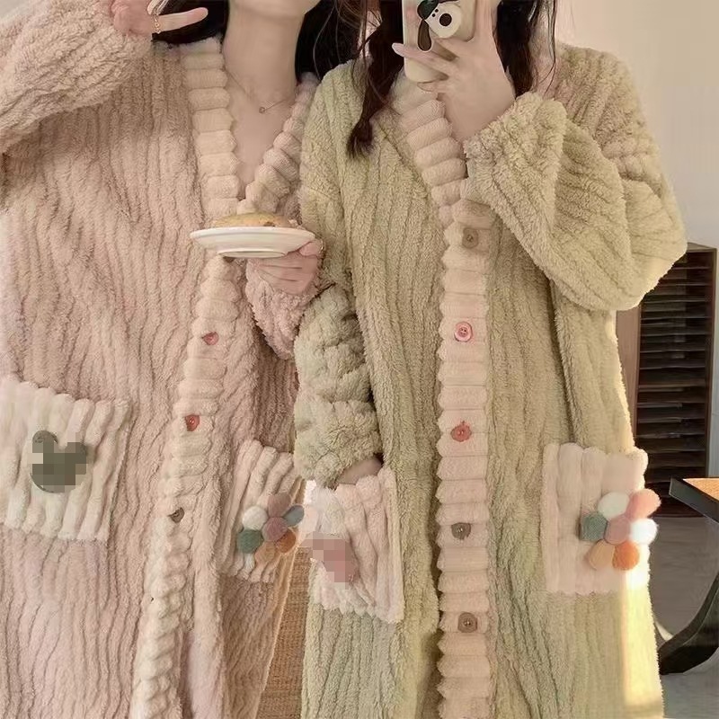 法兰绒睡袍女秋冬加厚保暖彩虹套装家居服长款大码甜美珊瑚绒睡衣