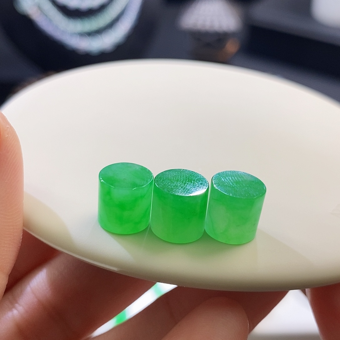 未镶嵌挂件翡翠一组桶珠