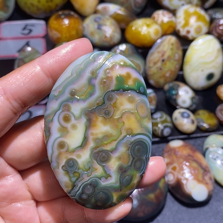 玛瑙/玉髓未镶嵌珠宝半成品69