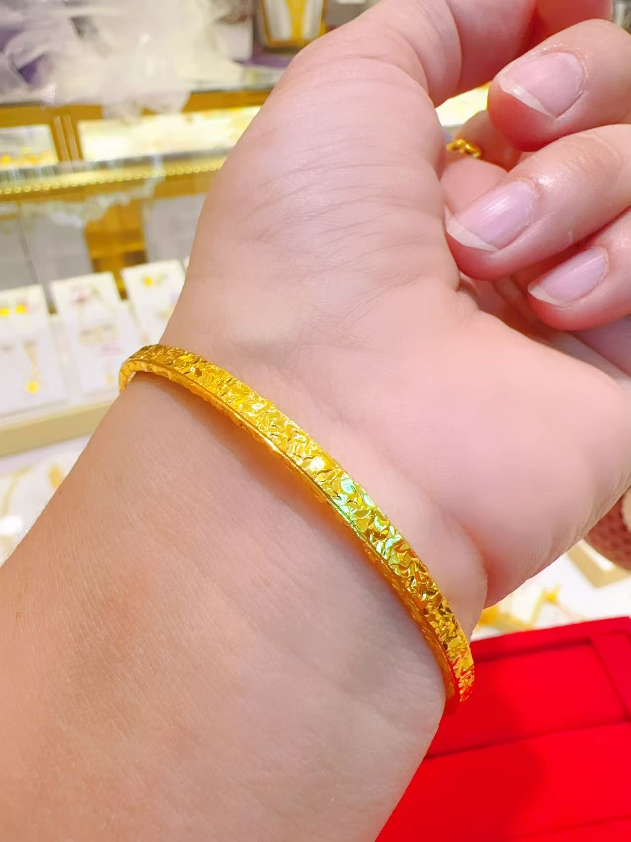 合金手镯 0.18g 碎冰细款 سېھران قاپلىما ئالتۇنلىرى 