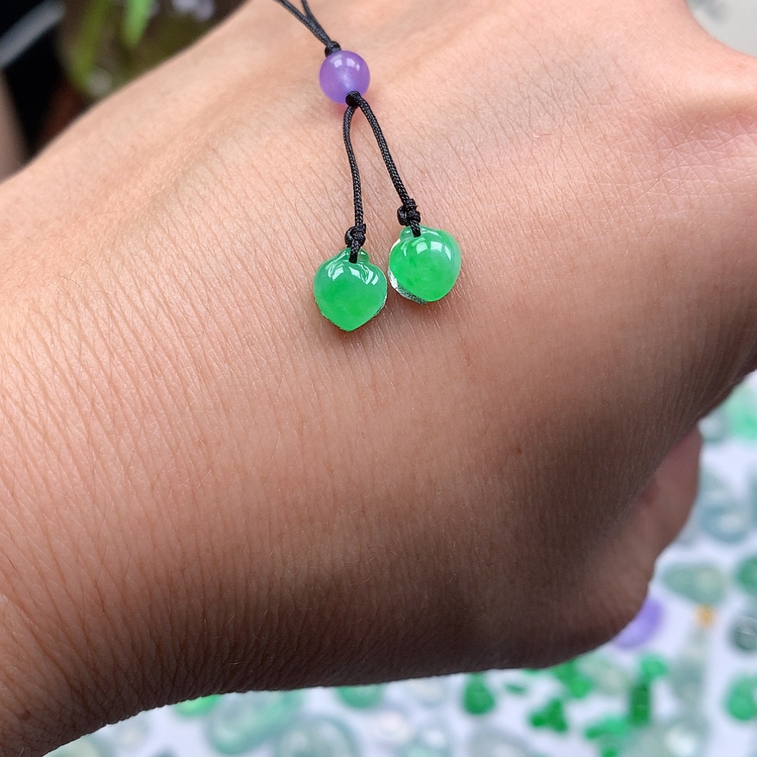 翡翠裸石缅甸天然A货翡翠阳绿小桃子