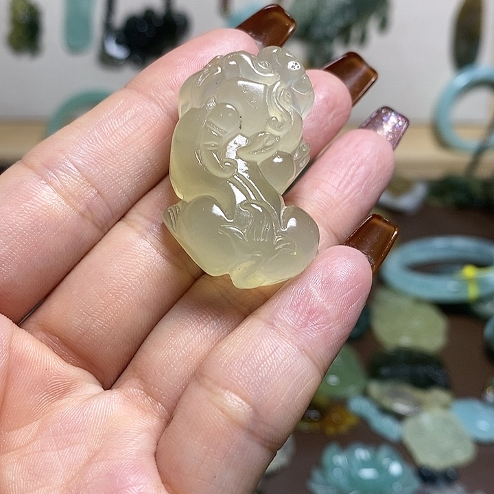 蛇纹石玉吊坠未镶嵌