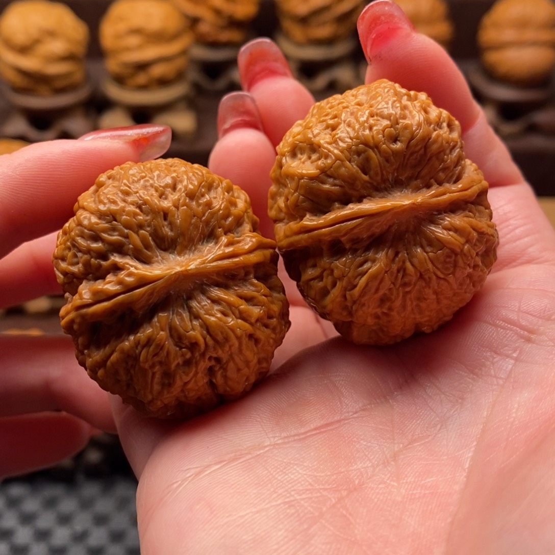 文玩核桃把件40火麒麟元宝