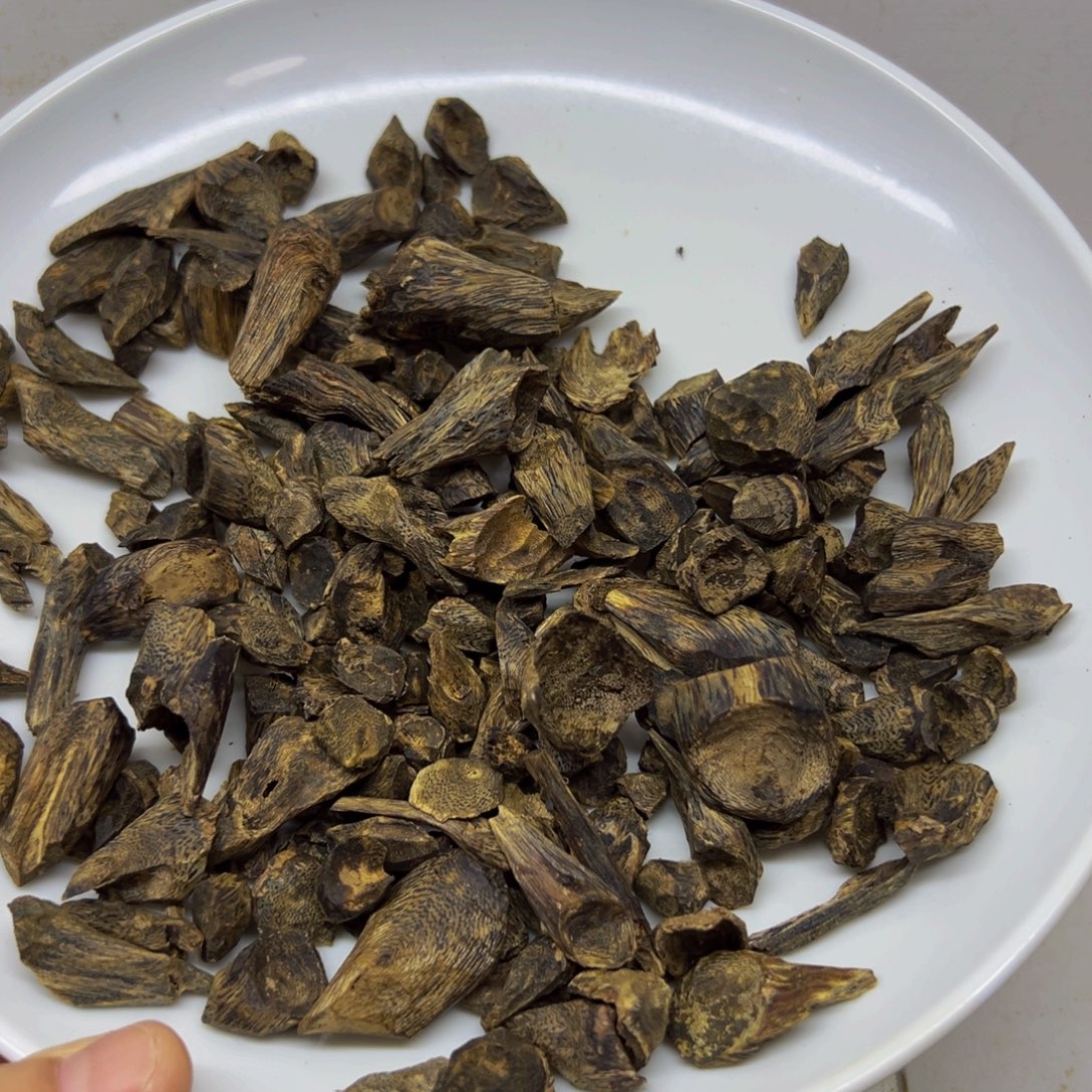 蓝***风沉香沉香碎屑绿奇楠沉香高油树丁88克