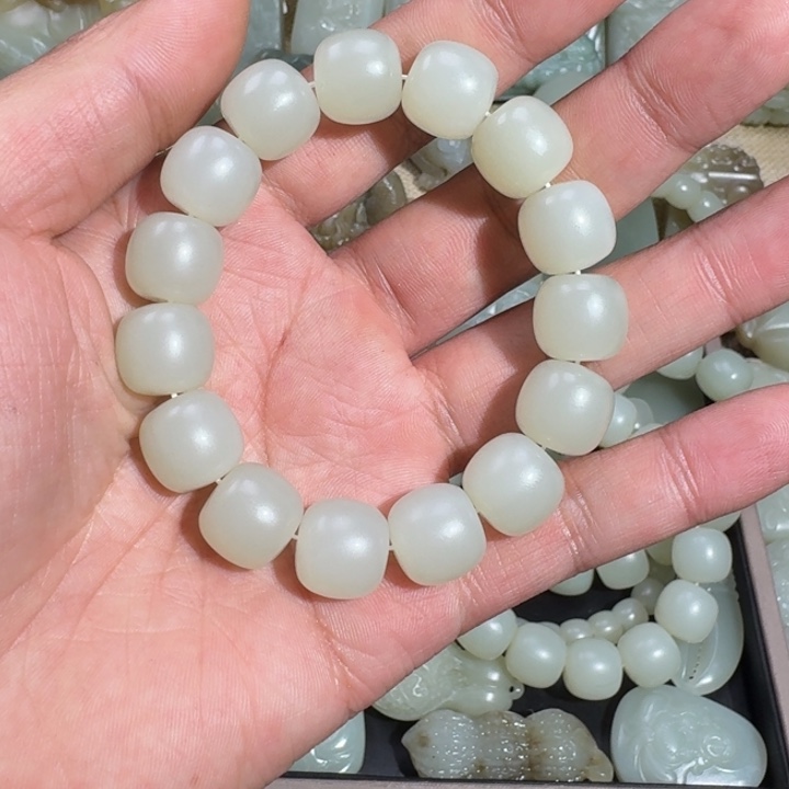 和田玉颈饰未镶嵌快**前