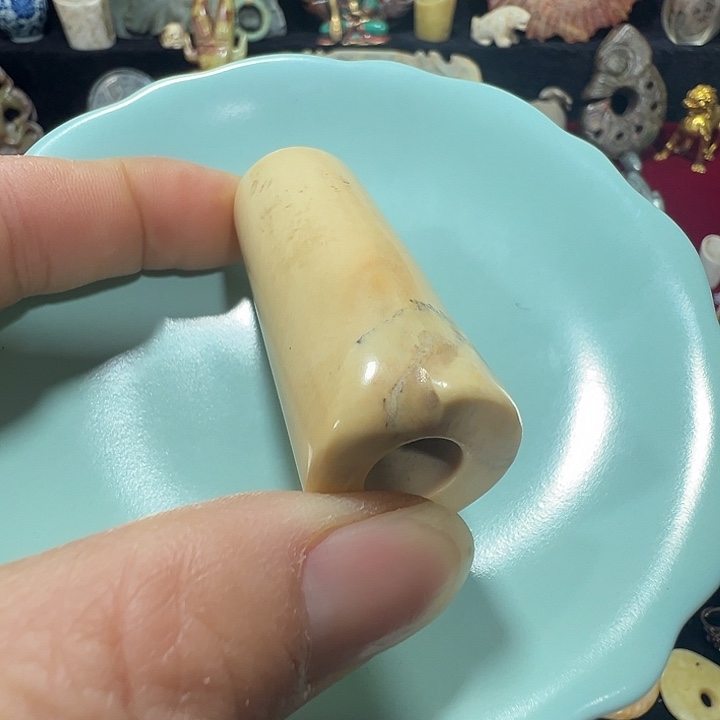 渔***张透闪石质玉未镶嵌挂件