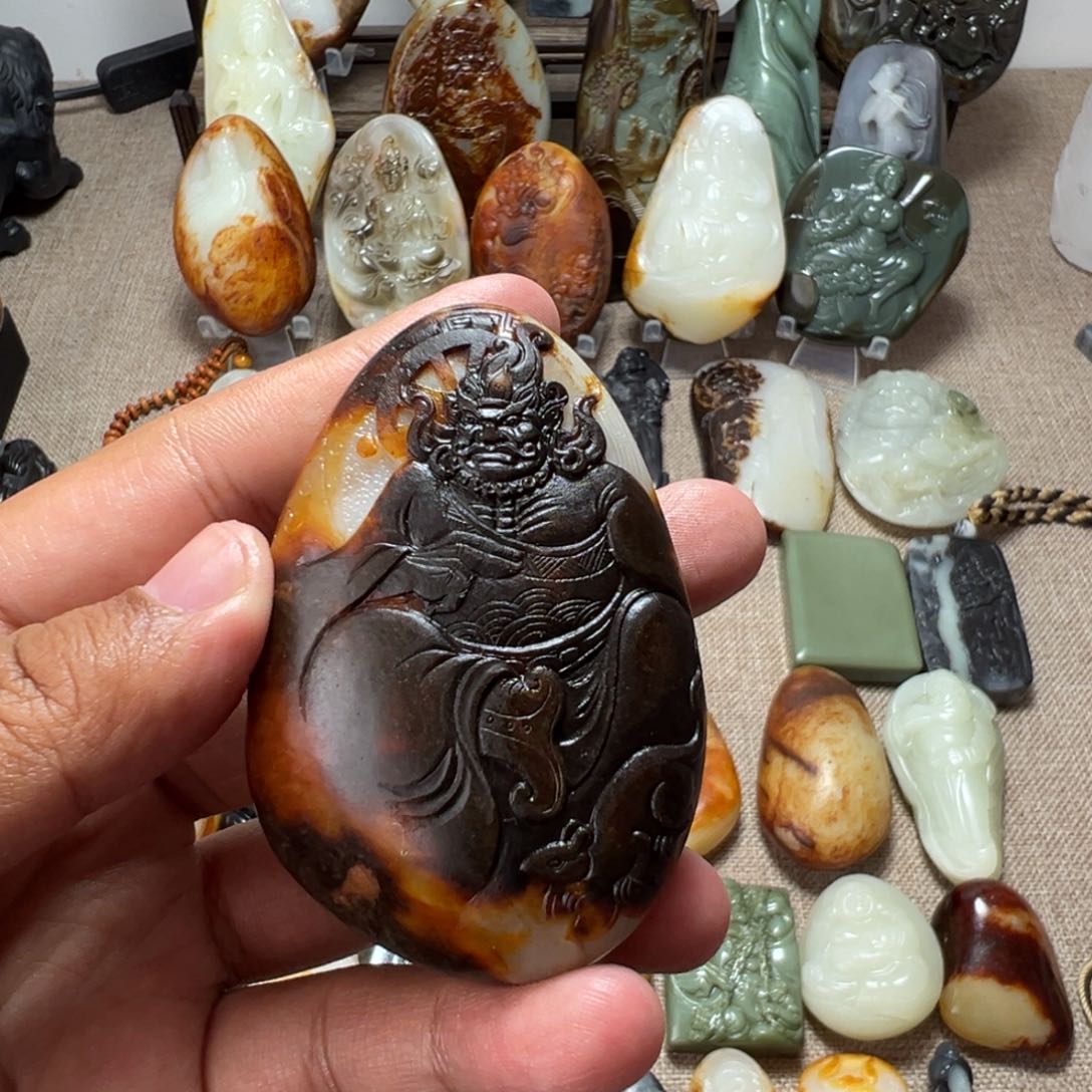 和田玉未镶嵌把件黄财神