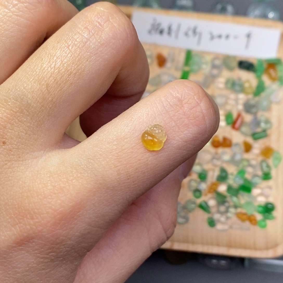 a****翡翠未镶嵌颈饰翡翠