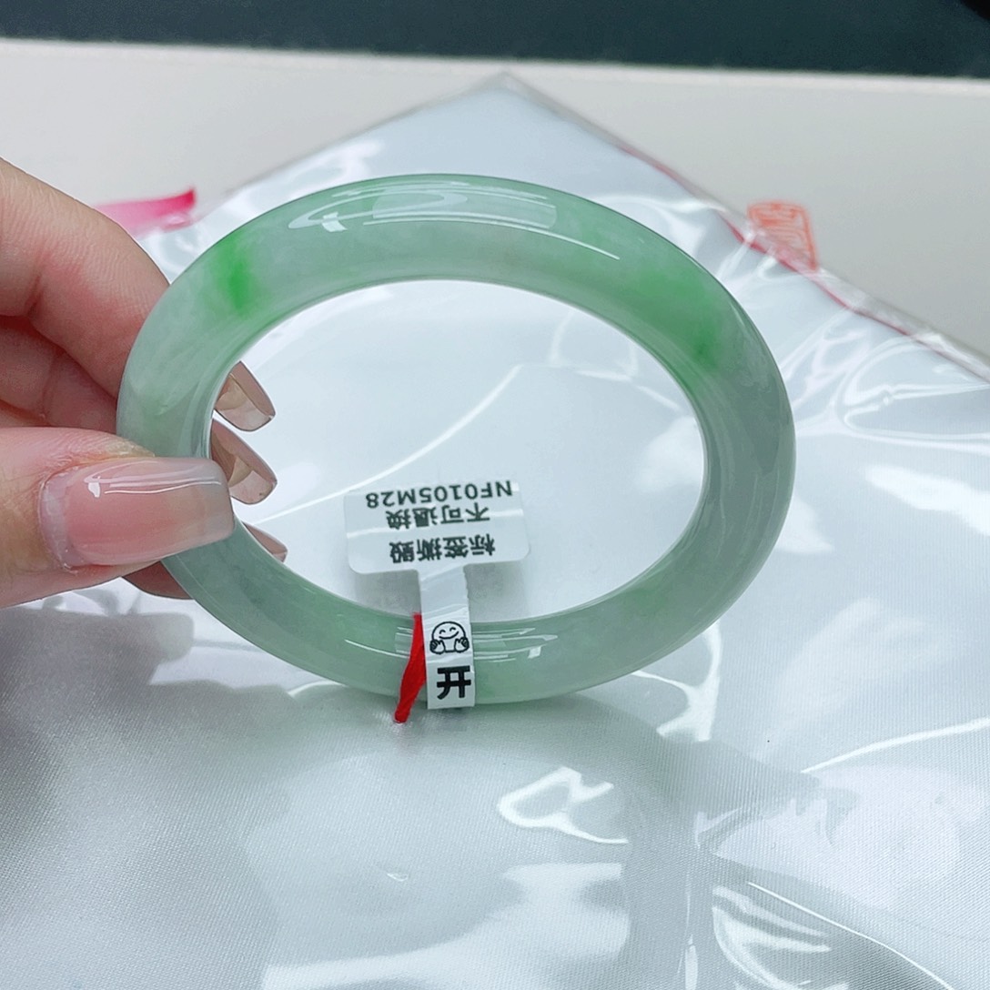 翡翠手镯未镶嵌圆56