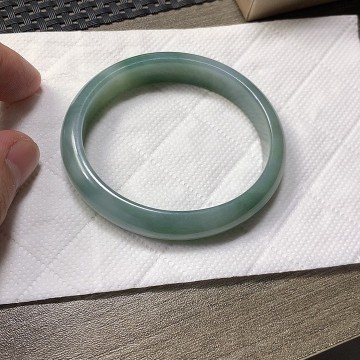 翡翠未镶嵌颈饰54.6贵妃