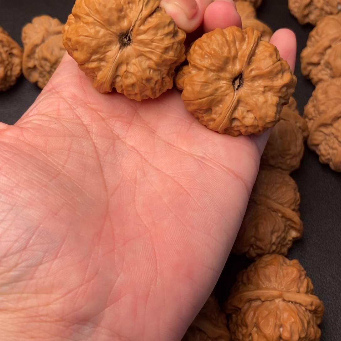 文玩核桃吊坠十**比37娃娃