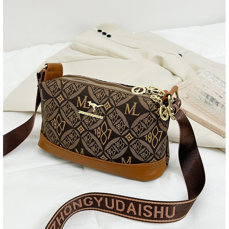 单  6713 款三棕色  女包 （长27宽10高15）（全店铺商品限购一单）