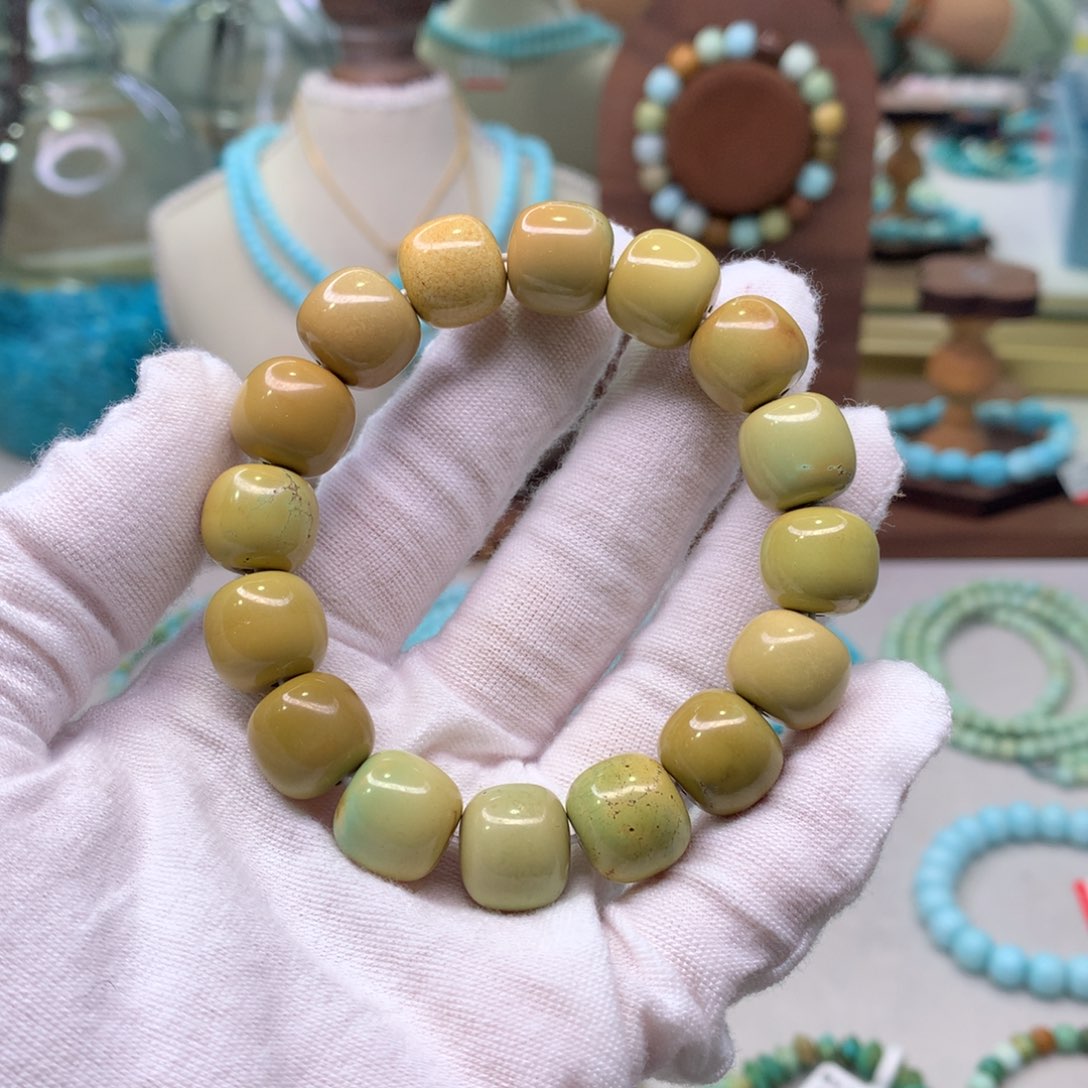 绿松石配饰未镶嵌隐*者