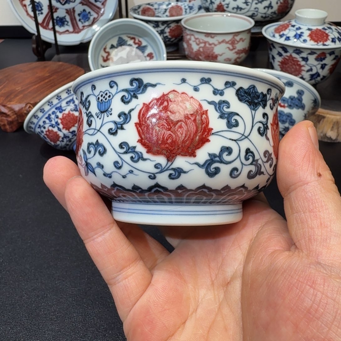 陌***丶青花釉里红缠枝莲炉式杯微瑕