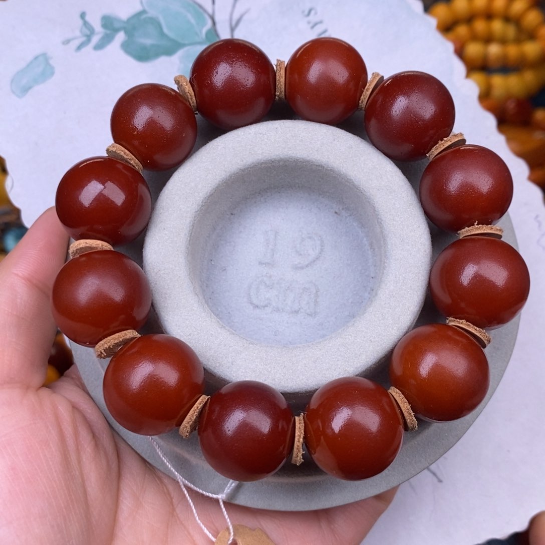 蜜蜡裸石未镶嵌蜜蜡