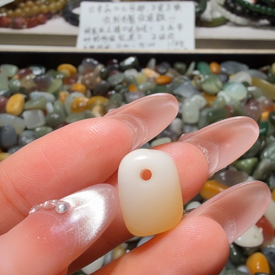 和田玉未镶嵌珠宝奇石