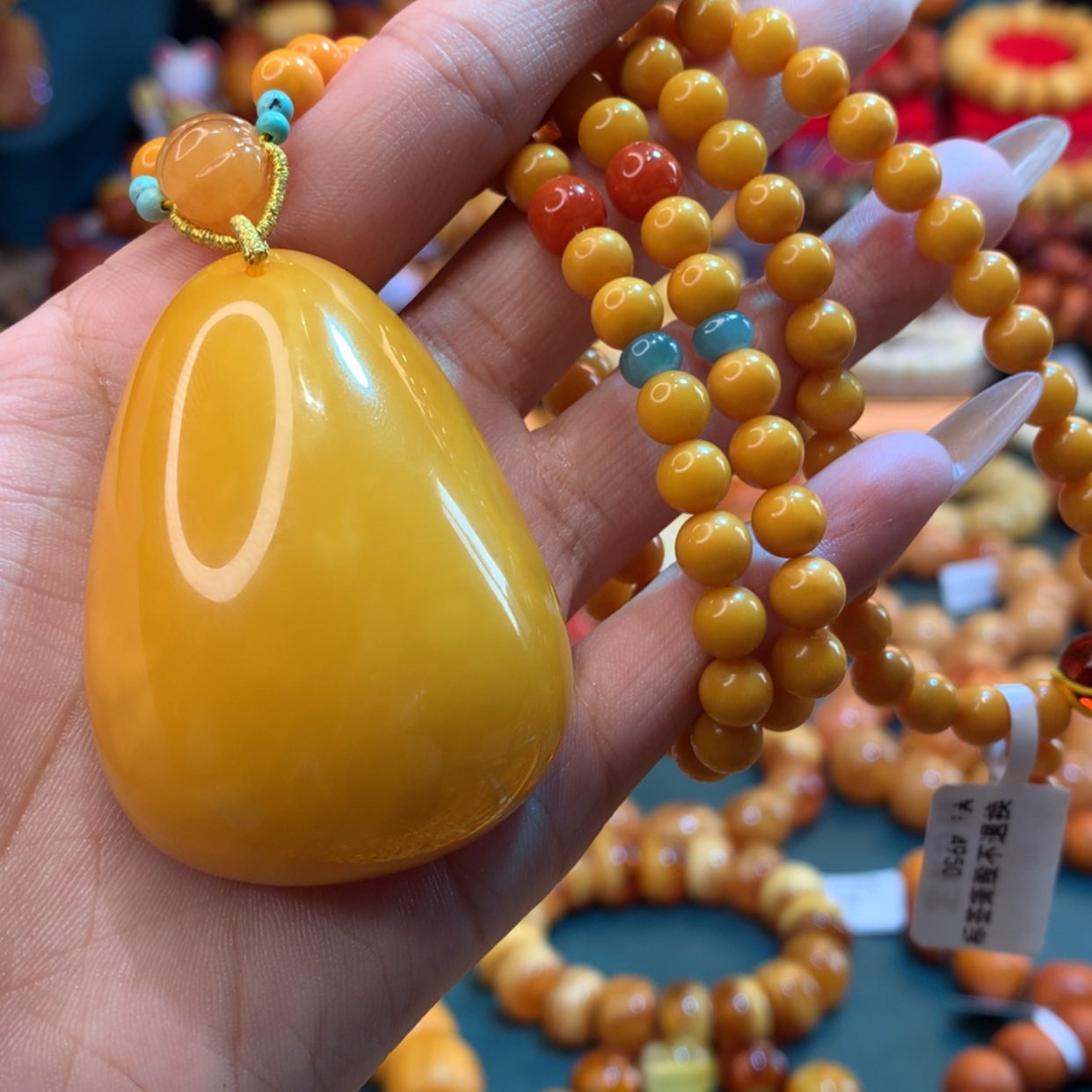 【闪购商品】琥珀吊坠(赠链)未镶嵌蜜蜡