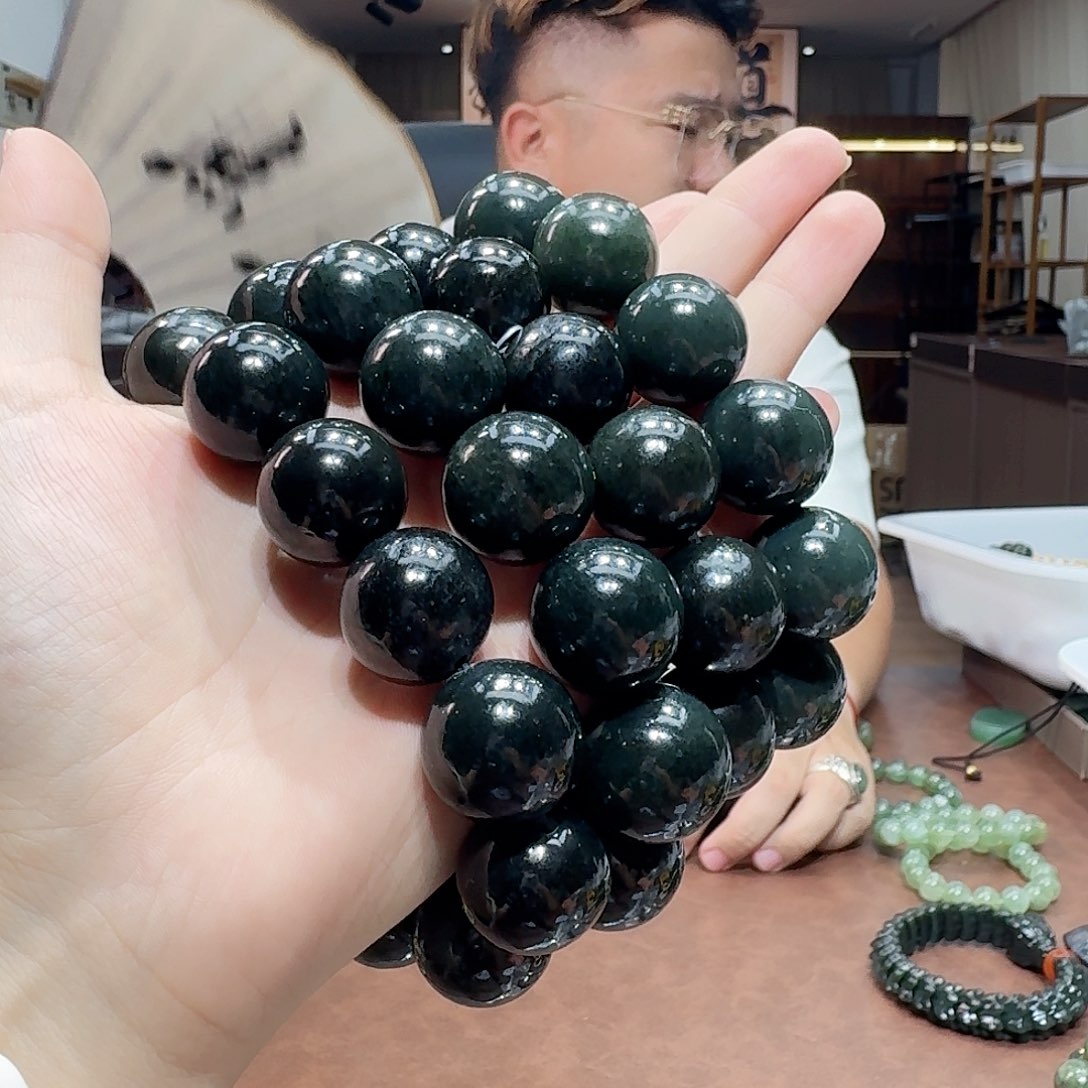 手串未镶嵌透闪石质玉20