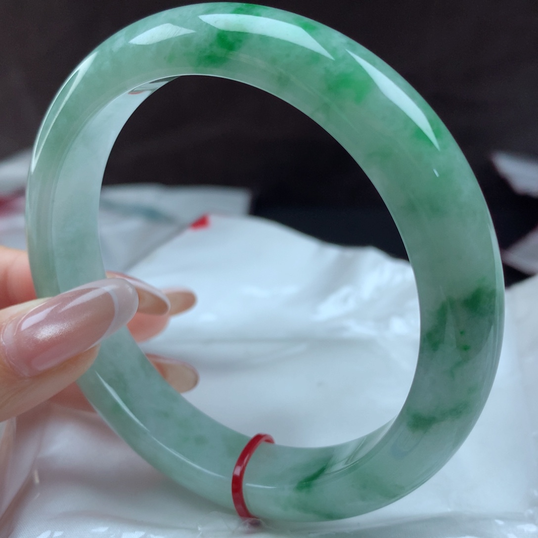 翡翠手镯未镶嵌431562，63圈