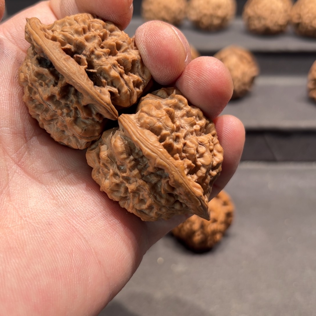 文玩核桃把件江****檐官帽