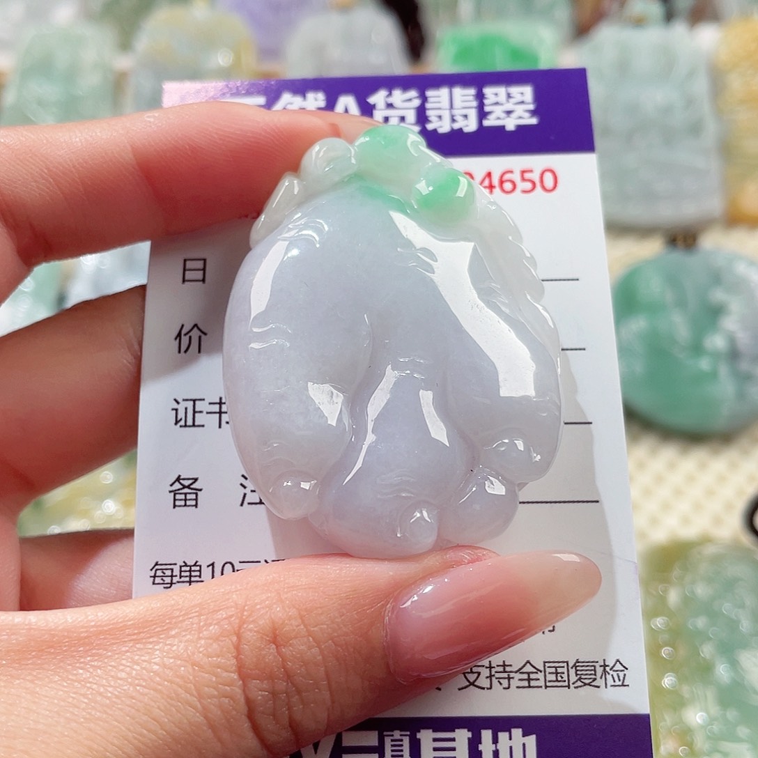 翡翠未镶嵌颈饰瓜