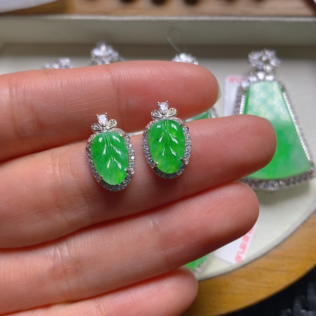 翡翠颈饰银S925镶嵌1*树叶耳钉