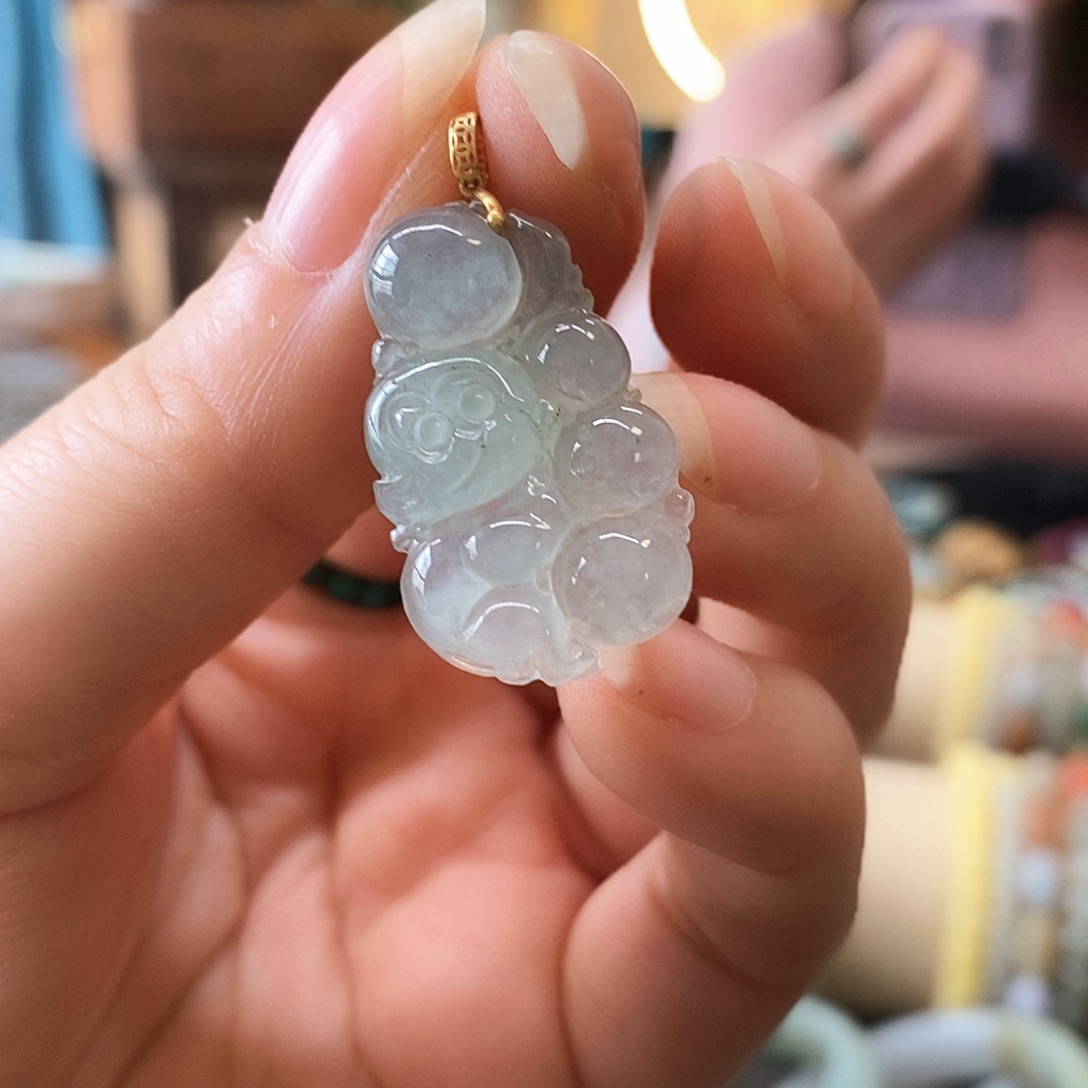 翡翠挂件18K金镶嵌翡翠挂件