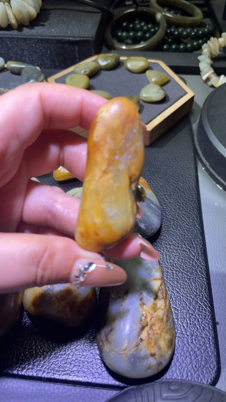 天然和田玉玉石吊坠