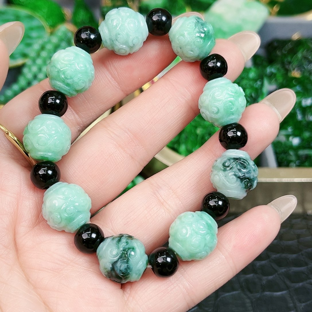 翡翠颈饰未镶嵌手链