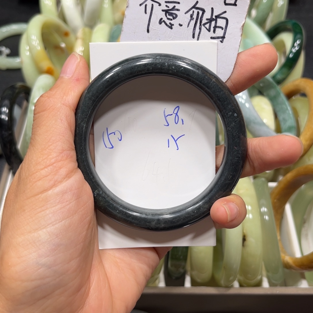 未镶嵌蛇纹石玉手镯