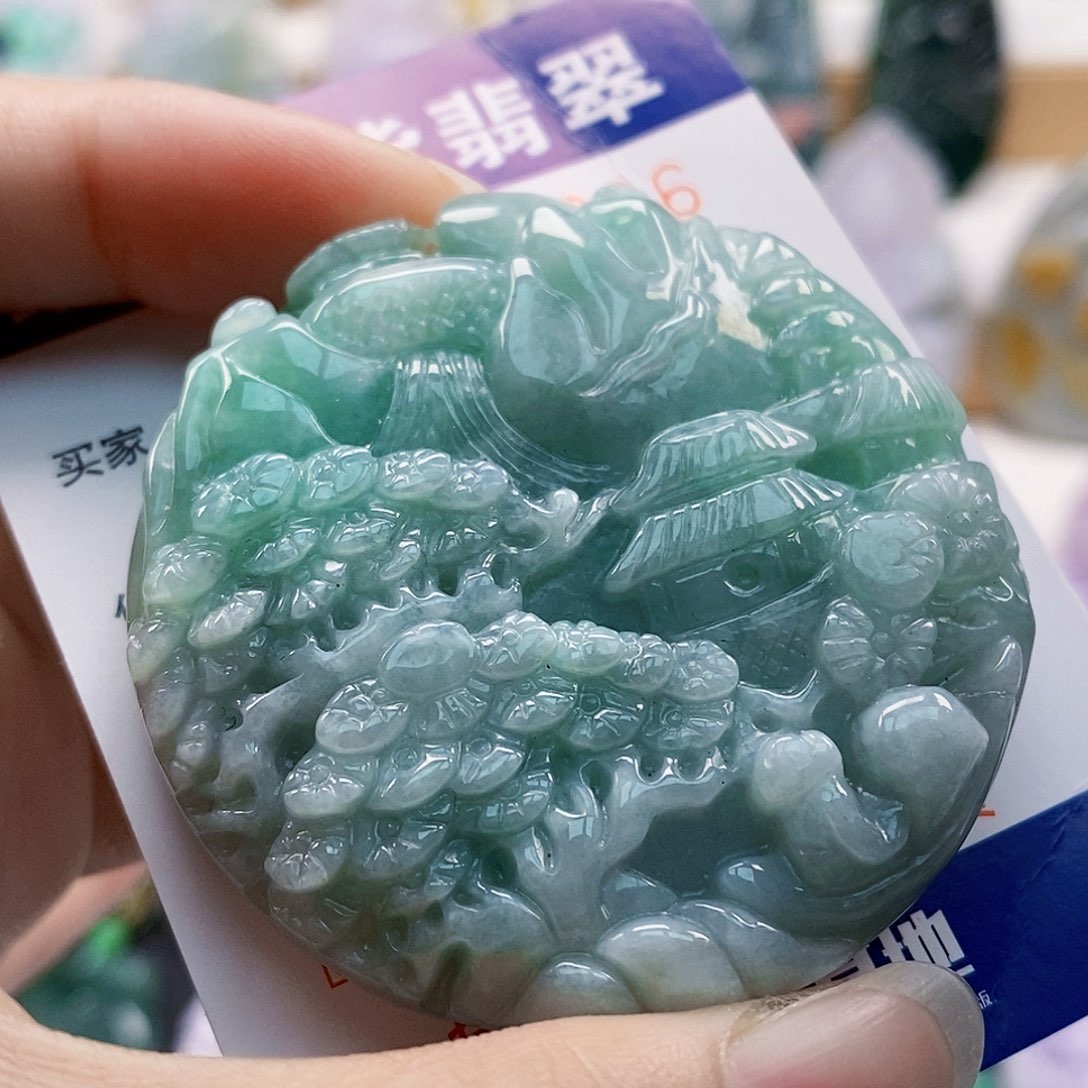 吊坠(不含链)未镶嵌翡翠