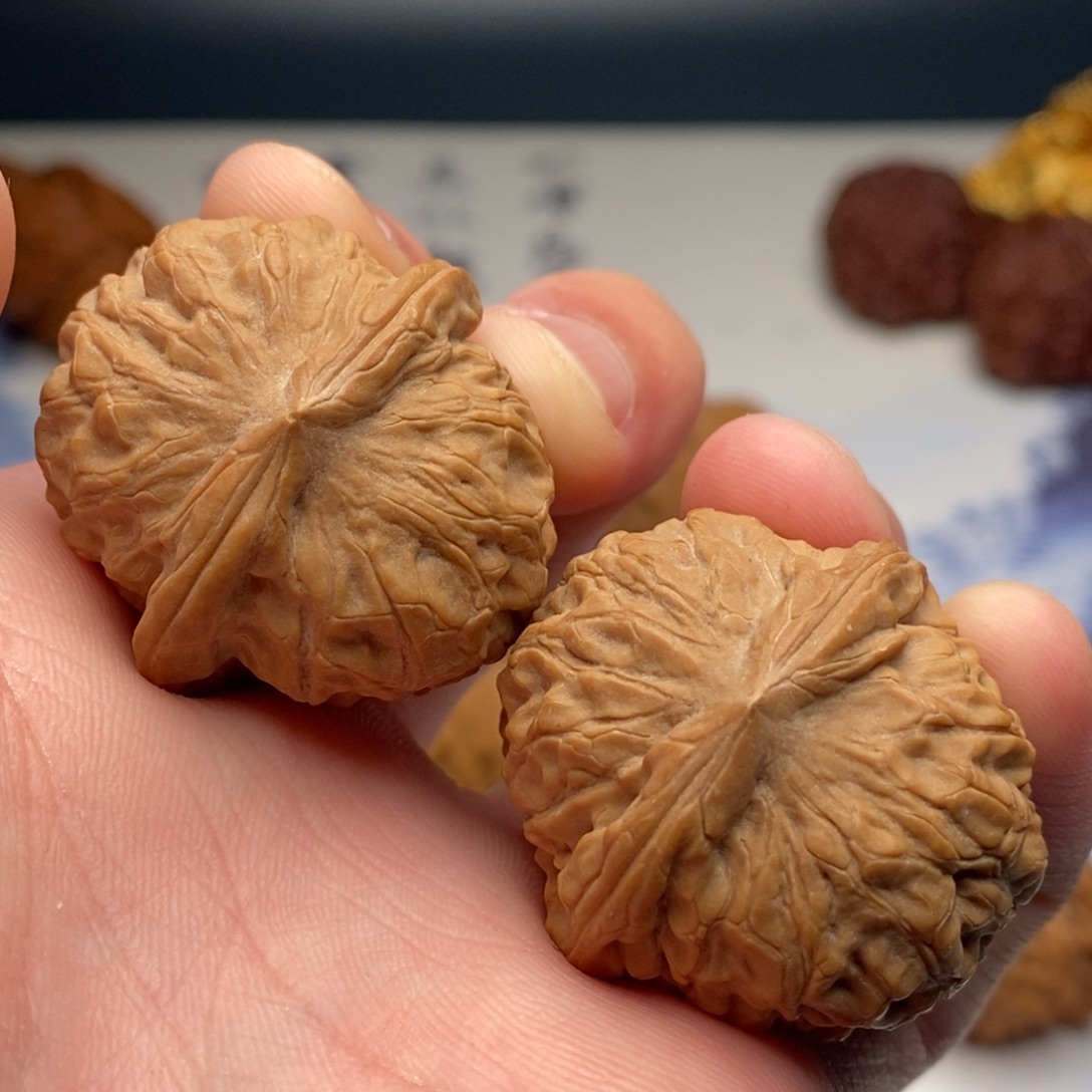 文玩核桃把件35石门