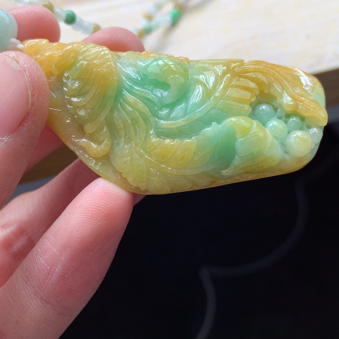 翡翠颈饰未镶嵌吊坠