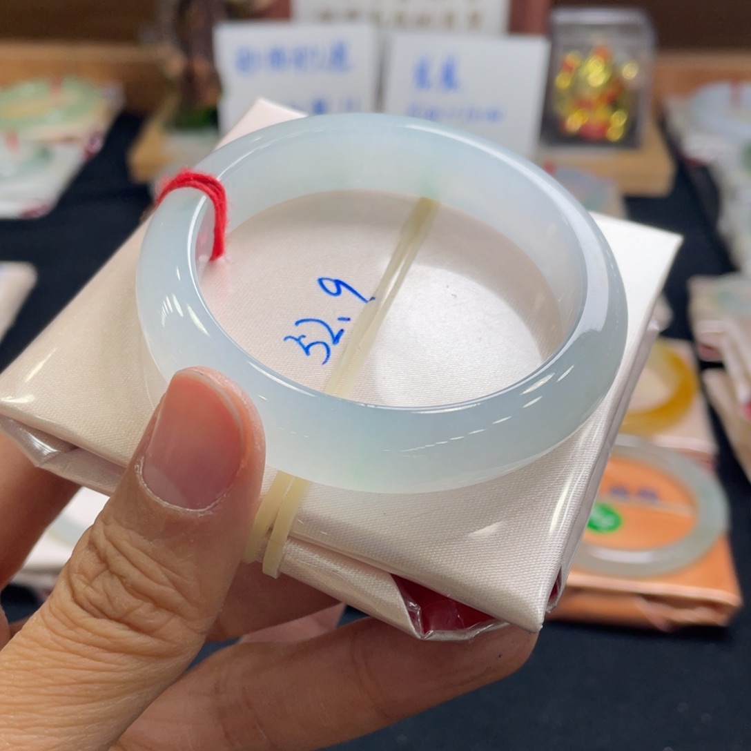 翡翠手镯未镶嵌52.9天然翡翠A货