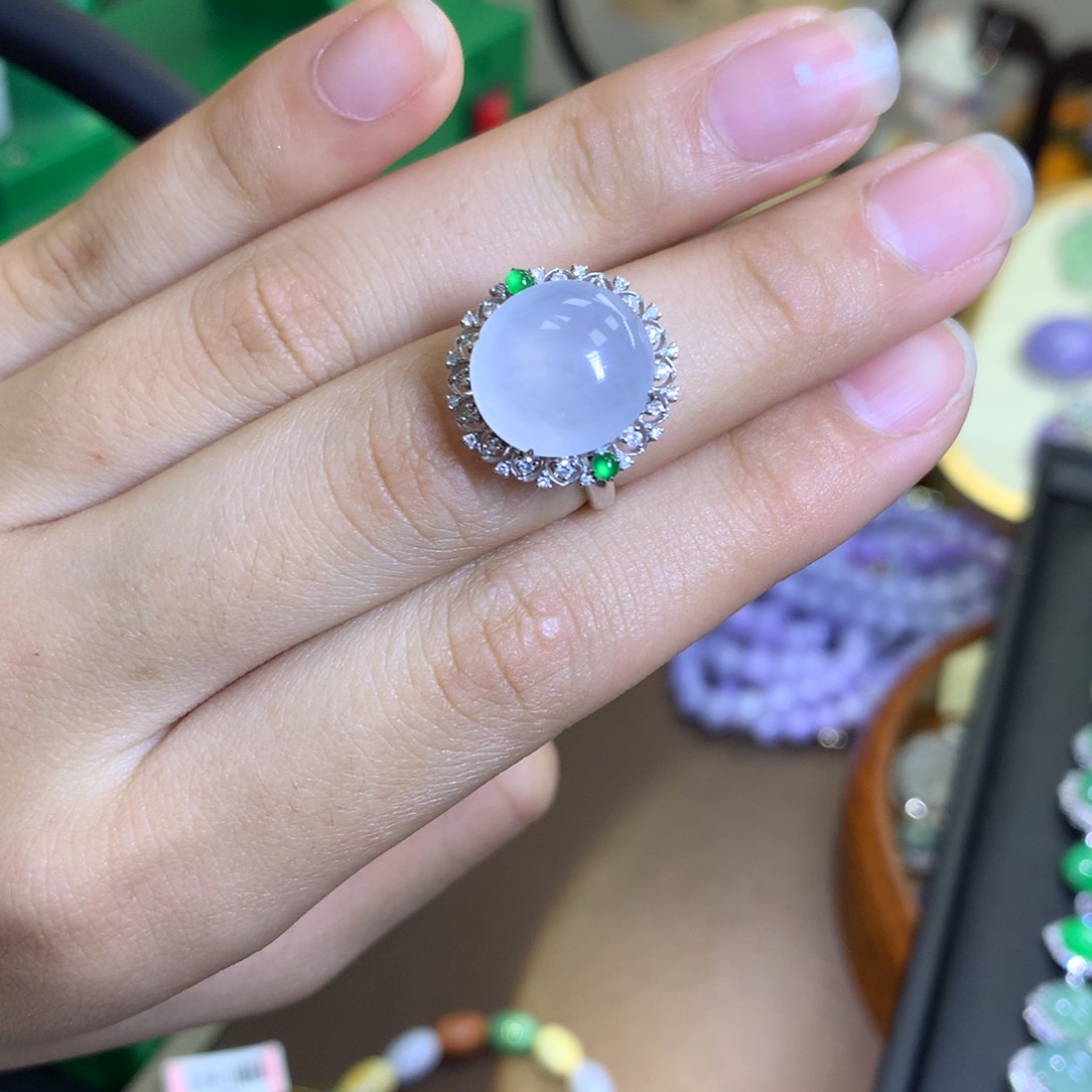 翡翠颈饰18K金镶嵌翡翠