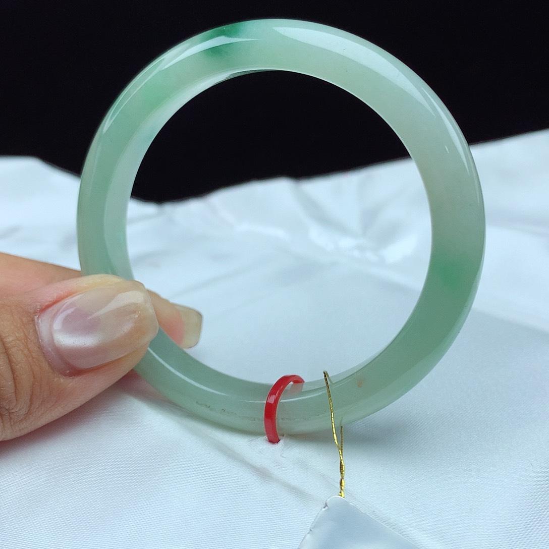 翡翠手镯未镶嵌54圈 3010