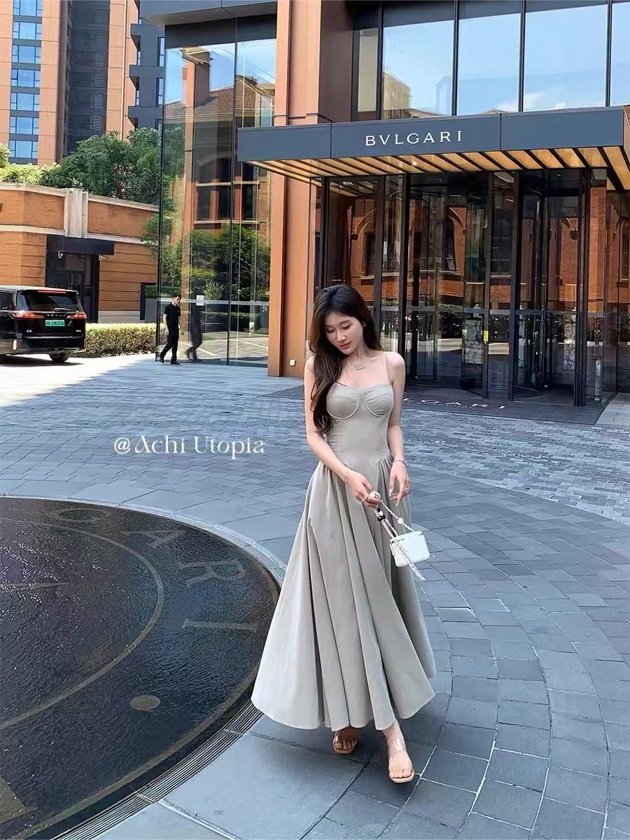 彤彤家气质高级感收腰显瘦夏季女性吊带连衣长裙