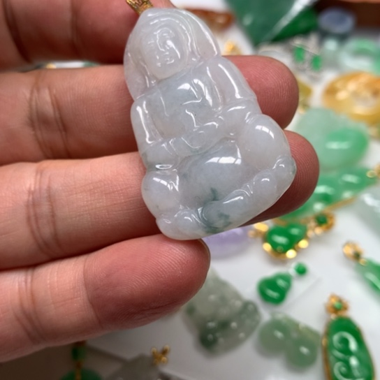 翡翠颈饰未镶嵌翡翠