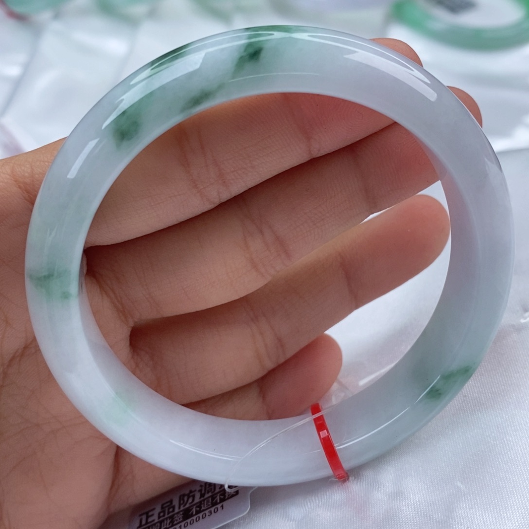 翡翠手镯未镶嵌58.7圈