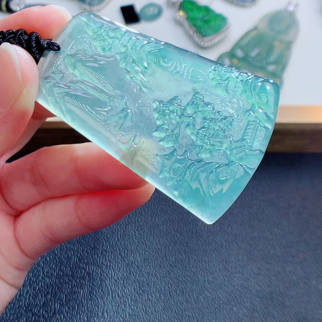 翡翠颈饰未镶嵌翡翠