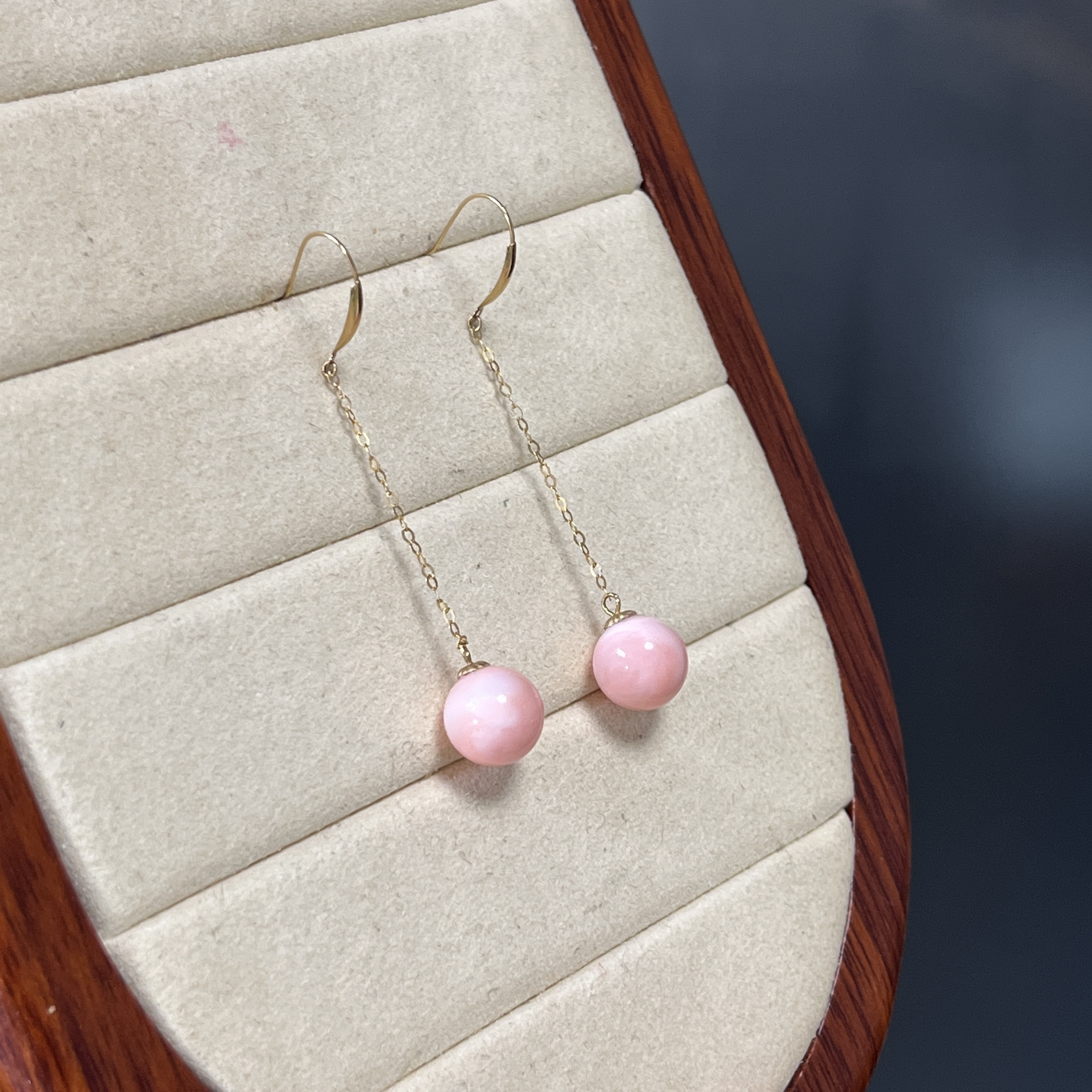 莫莫珊瑚粉色圆珠18K金耳钩耳环【国检证书】