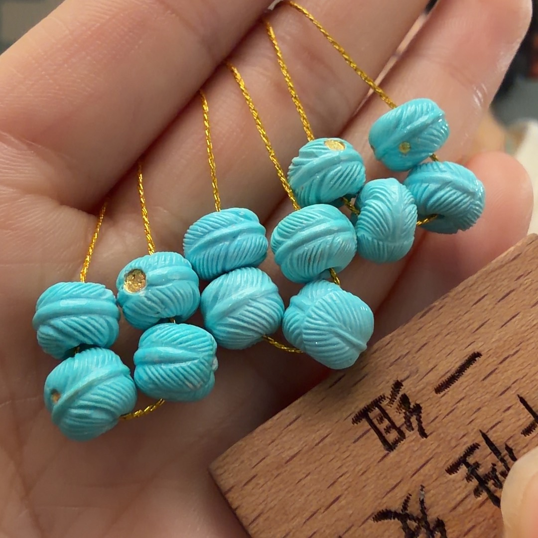 绿松石未镶嵌颈饰