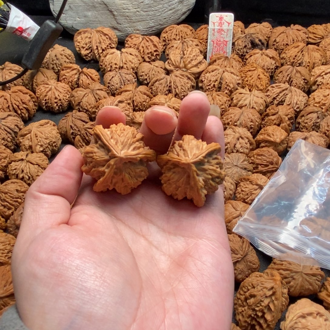 阿***坤文玩核桃把件38盘山