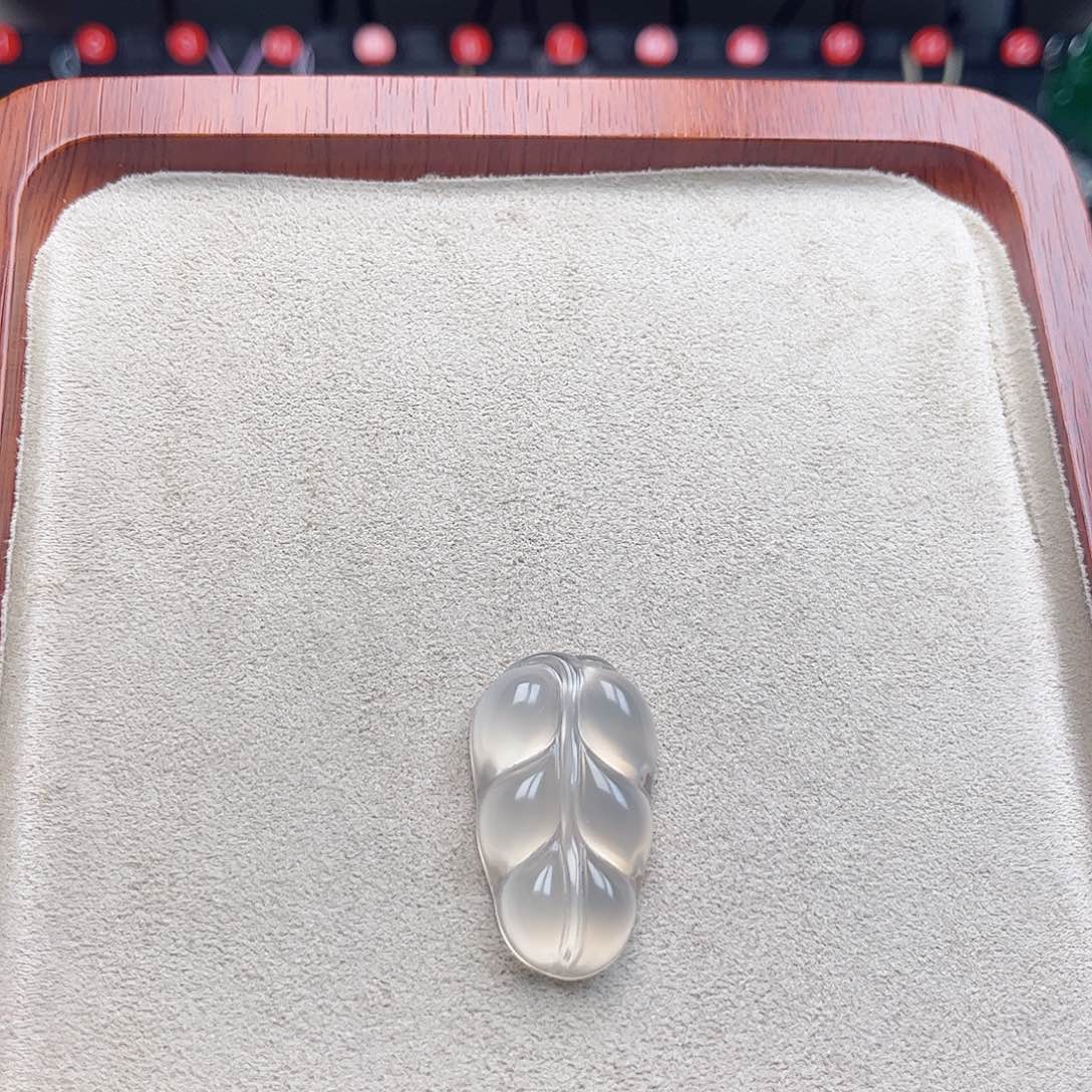 玛瑙/玉髓颈饰未镶嵌?