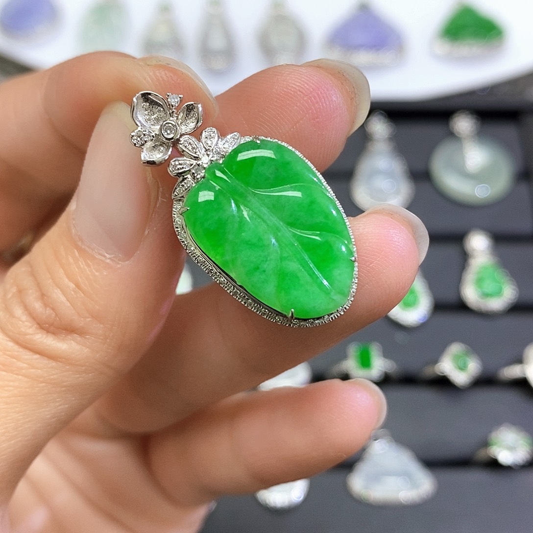 翡翠18K金镶嵌吊坠(不含链)