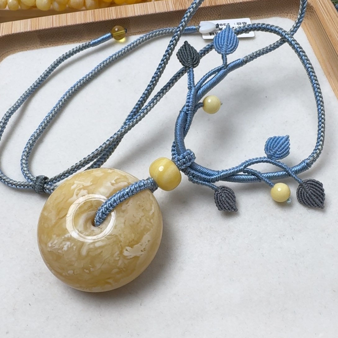 蜜蜡吊坠(赠链)未镶嵌