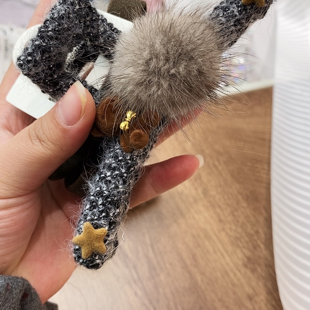 布艺铁合金水貂毛抓小熊