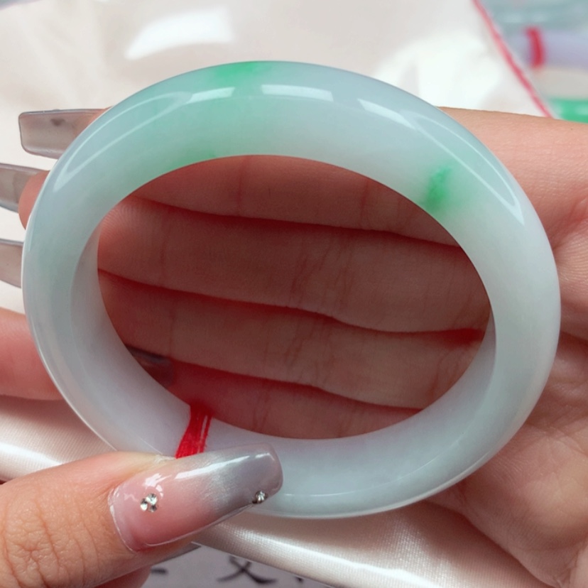 【闪购商品】翡翠手镯未镶嵌55圈